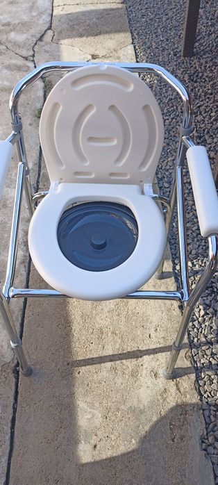 Vând scaun cu wc pentru cameră