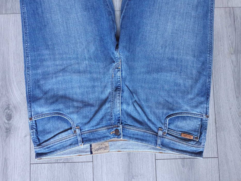 Blugi WRANGLER "Texas" (Stretch) - Marime W40 L32 (Talie 106 cm)