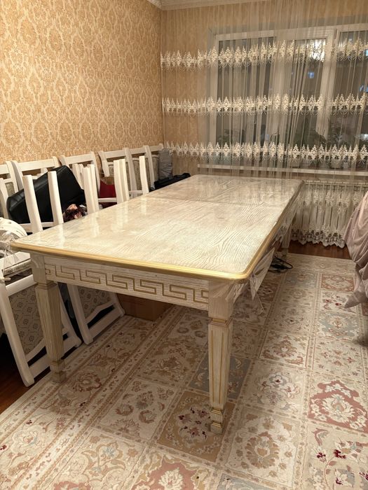 Продам массивный дубовый стол