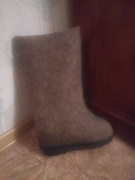 Продам валенки, размер 37.