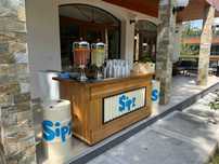 Spre vanzare bar mobil pt evenimente din lemn de cires