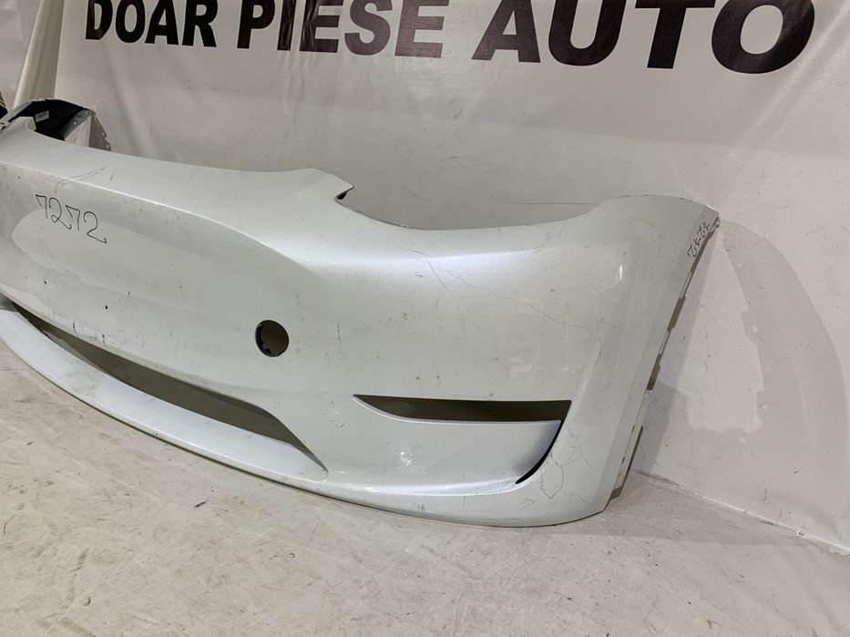 Bara fata Tesla Y, 2020, 2021, 2022, 2023, 2024.