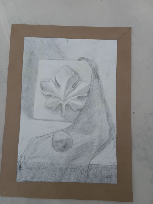 Rasm sotiladi õzim tizgaman qõl mehnati qiziqqala tel qisin