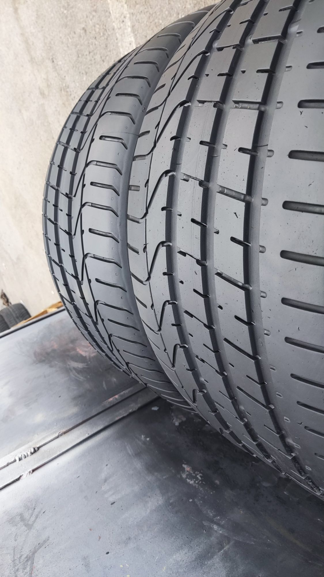 2бр. летни гуми 285/30/19 Pirelli P Zero , MO
dot22
8.9mm
Добре състоя