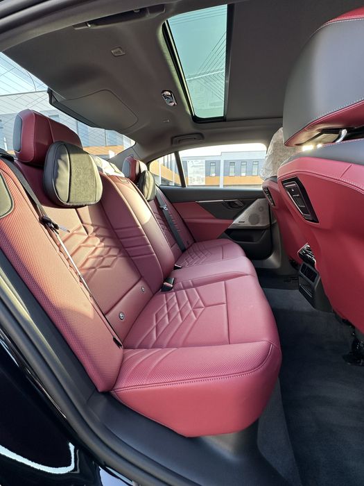 BMW i5 40L eDrive 2025 zapas hoda 717km
