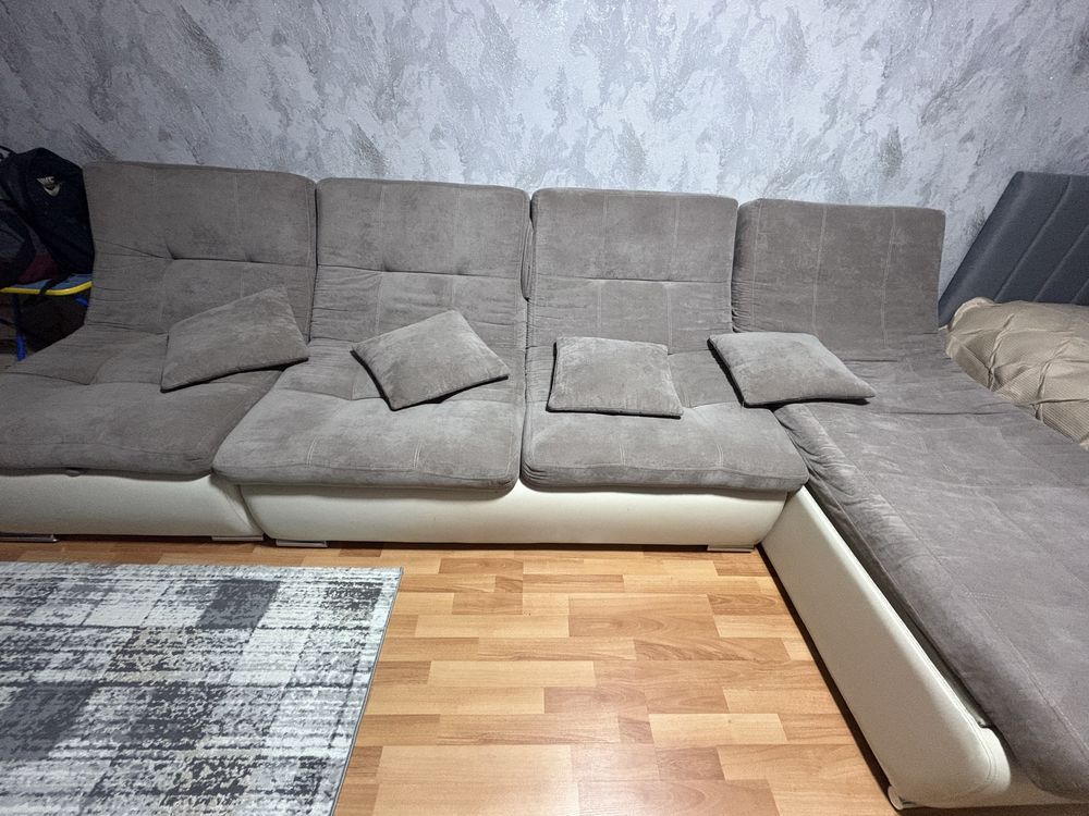 Продам диван коричневого света