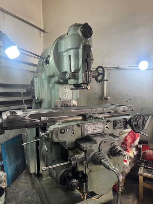 вертикально фрезерны станок