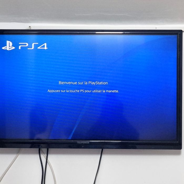 Consola ps4 pentru piese