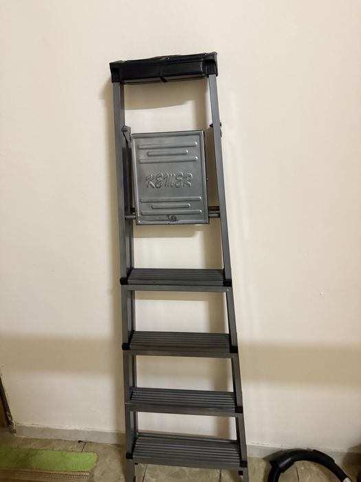 Парагенератор, пылесос и стременянка продается. Пар 25к, пылесосо 25к