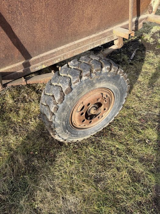 Vand remorca  basculabila