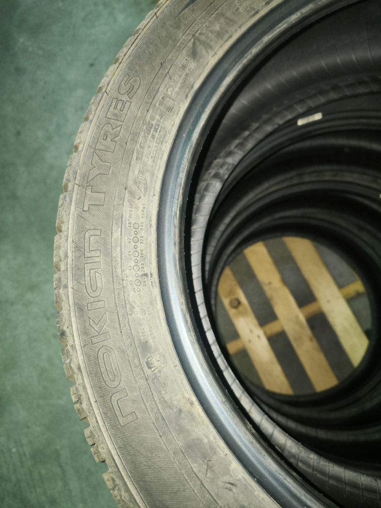 Зимни Гуми NOKIAN WR SUV 4 215/55 R18.