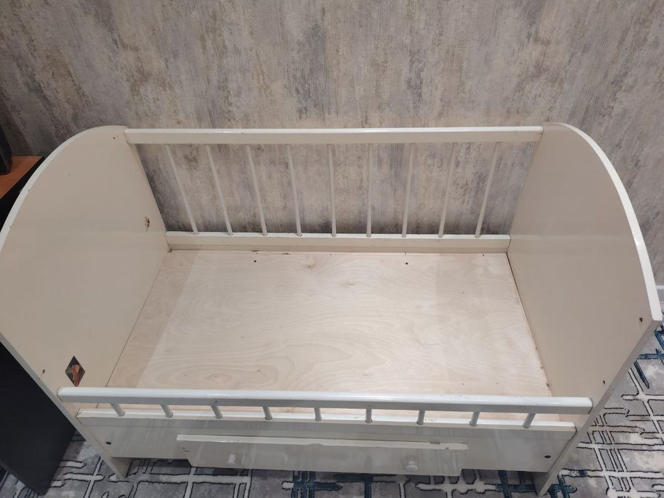 Продам детскую кровать дешево