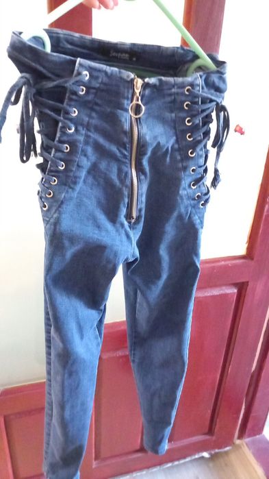 Vând pantaloni de dama blugi Xs