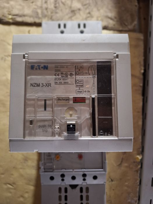 EATON NZM 3-XR.       .