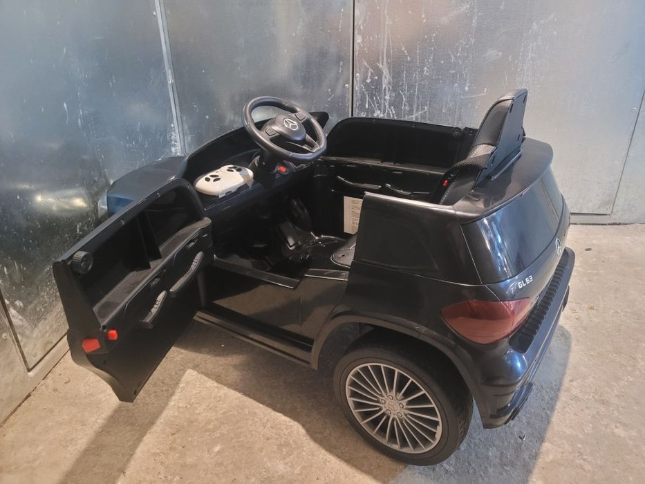 Mașinuță electrică Mercedes-Benz pentru copii – ca nouă
