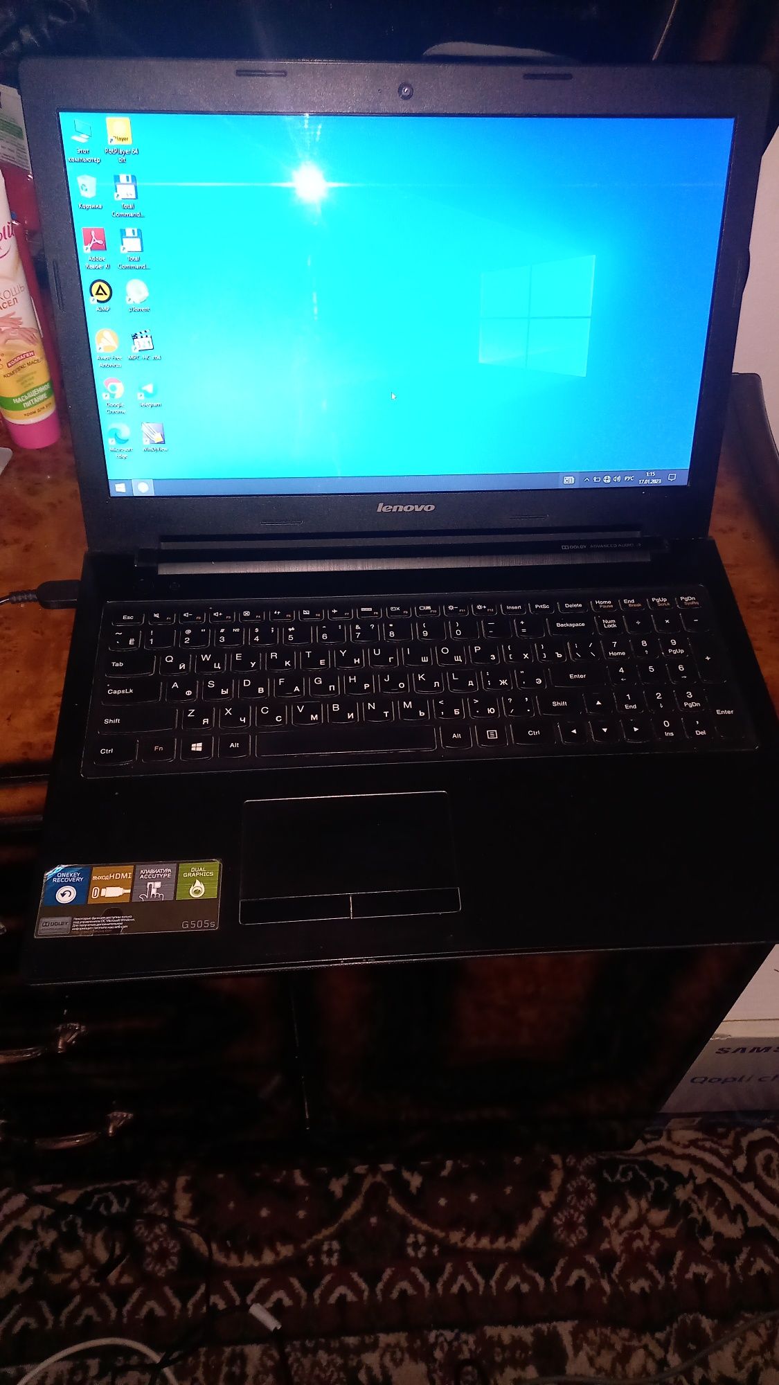 Lenovo AMD 10 A sotiladi