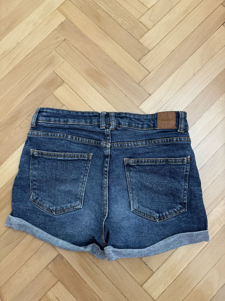 Къси дънкови панталони Bershka