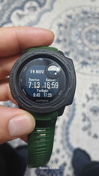 Garmin Instinct (A03603) — оригинал, отличное состояние