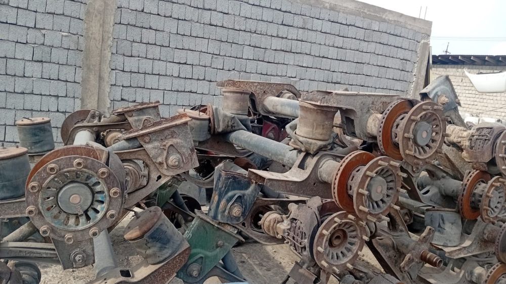 Ось на полуприцеп