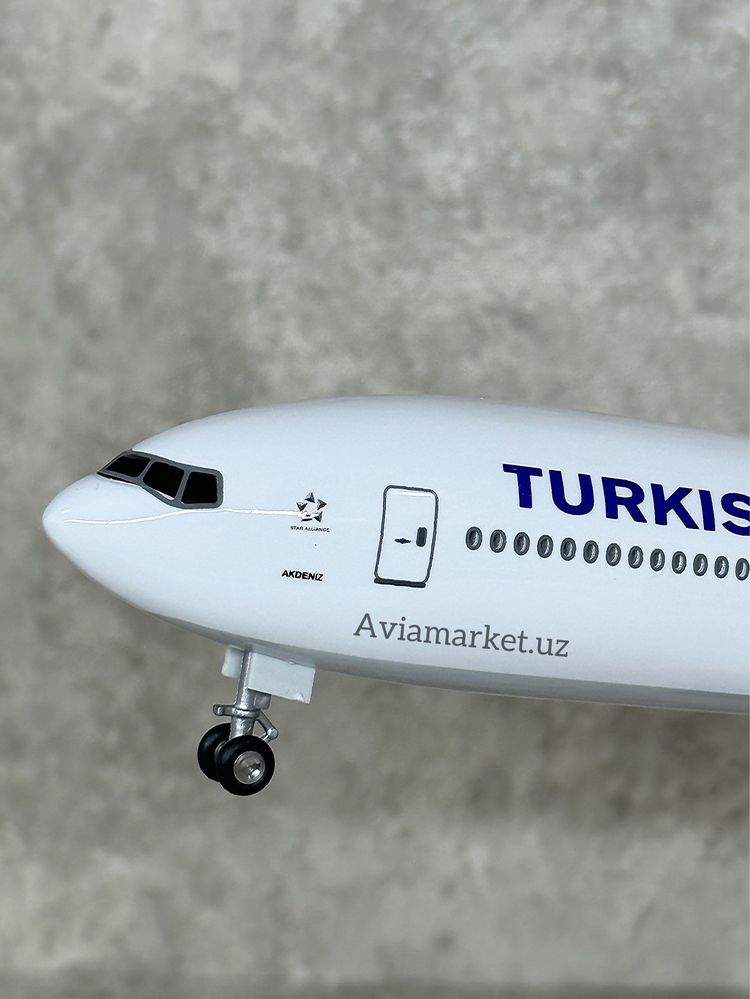 Самолет модель BOEING 777-300 ER (TURKISH AIRLINES) с LED подсветкой