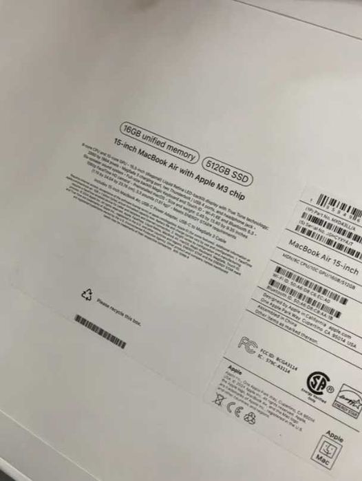 MacBook Air 15 inch M3 16 GB / 512 SSD