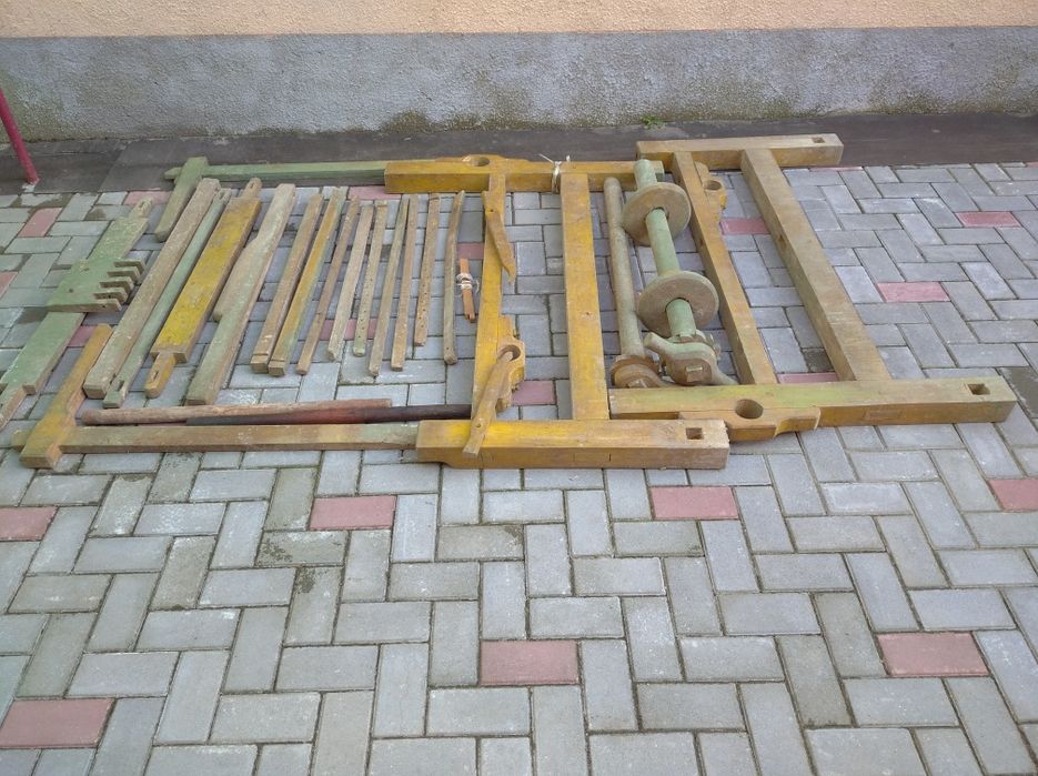 razboi de tesut- piesa de muzeu