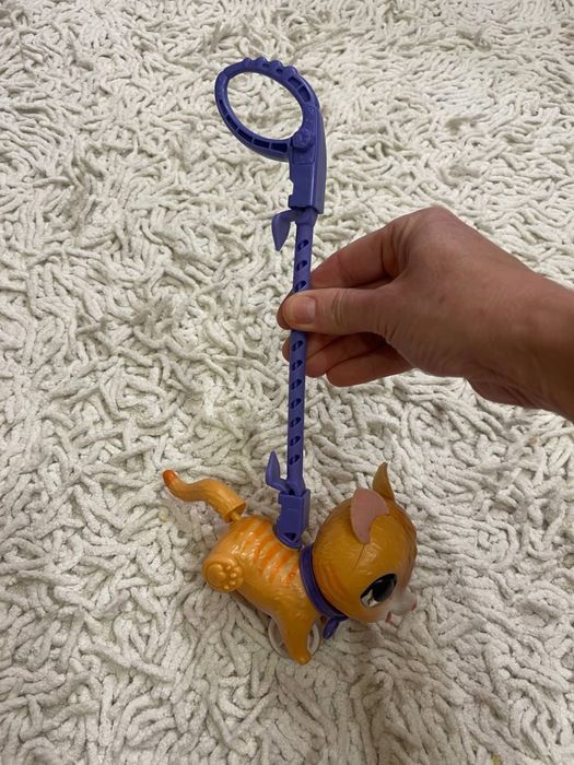 Игрушка фирменная для маленьких деток.