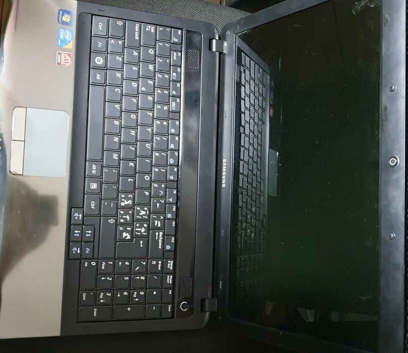 Laptop Samsung - Defect, pentru piese sau reparație!