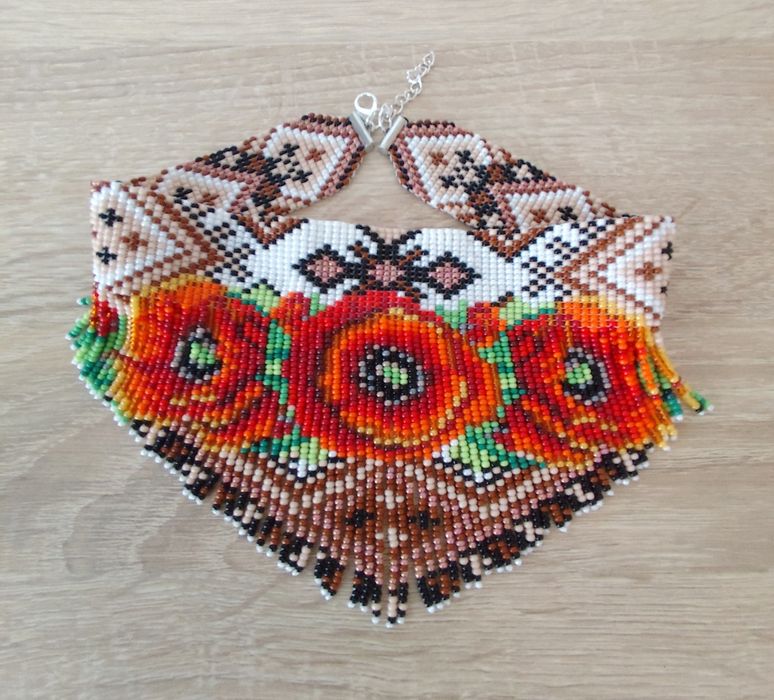 Colier choker din mărgele