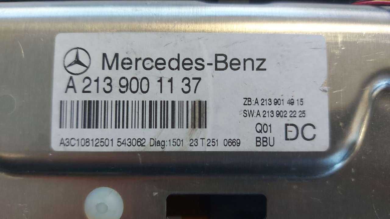 Mercedes E213 Километраж - Дисплей