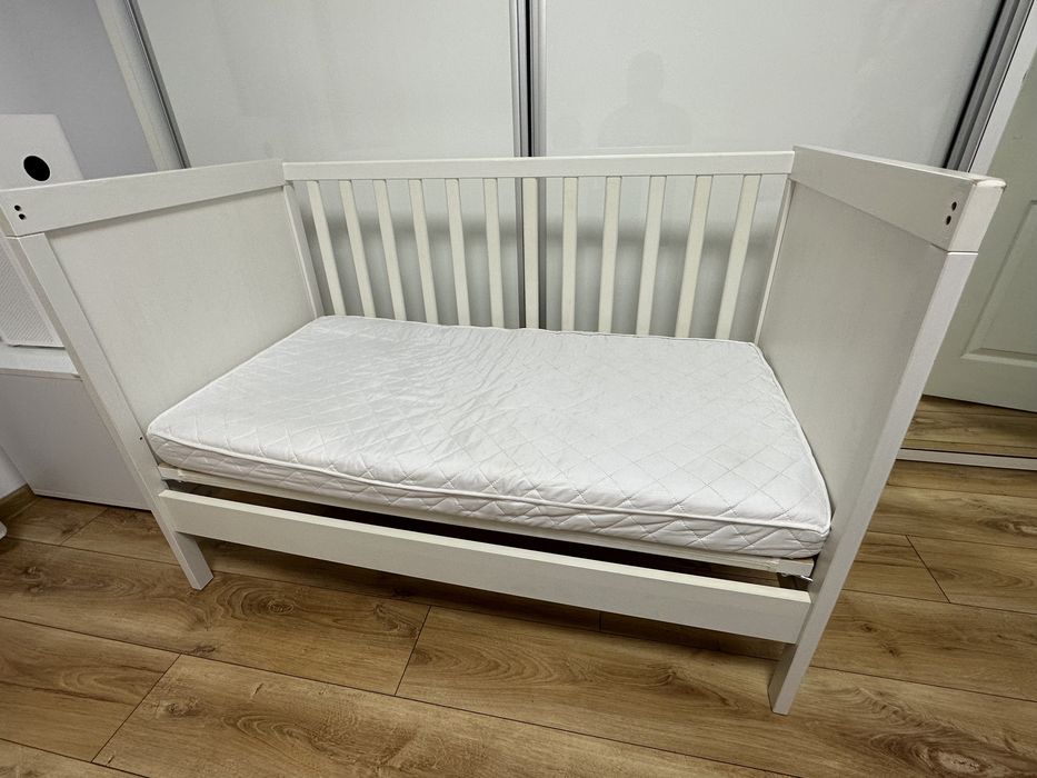 Vand patut Sundvik ikea + saltea+ bara Nattapa+ aparatori patut