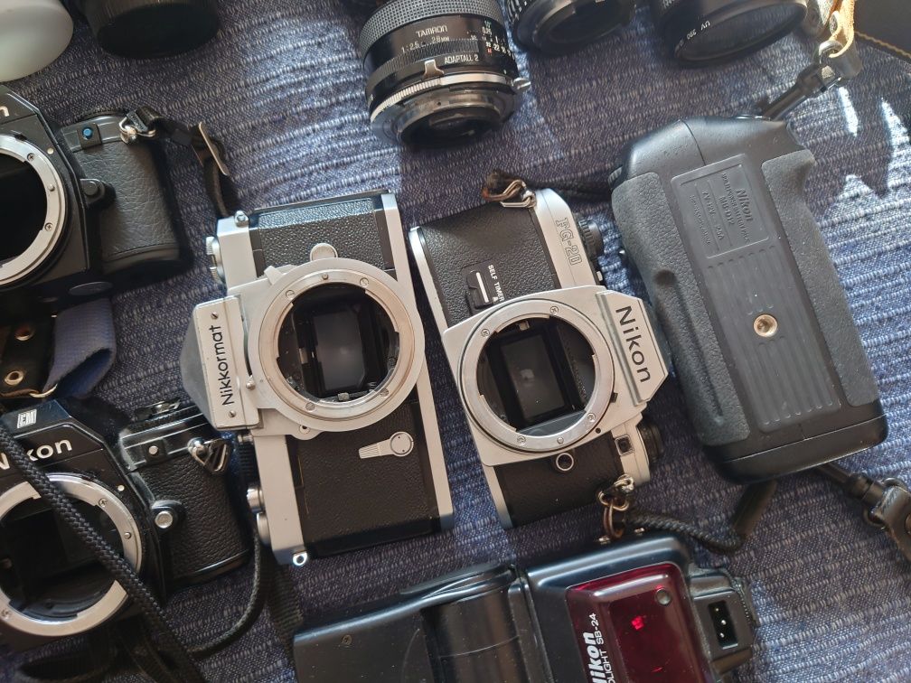 Colectie aparate si obiective Nikon