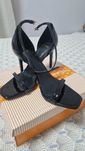 Високи черни сандали Mango