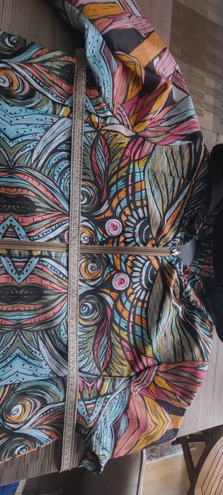 Jacheta cu gluga, noua cu eticheta,deosebita, fabricata in Italia