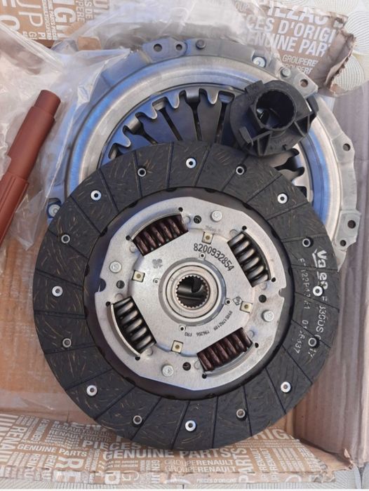 Kit ambreiaj Logan 1,5 E3 (Valeo)