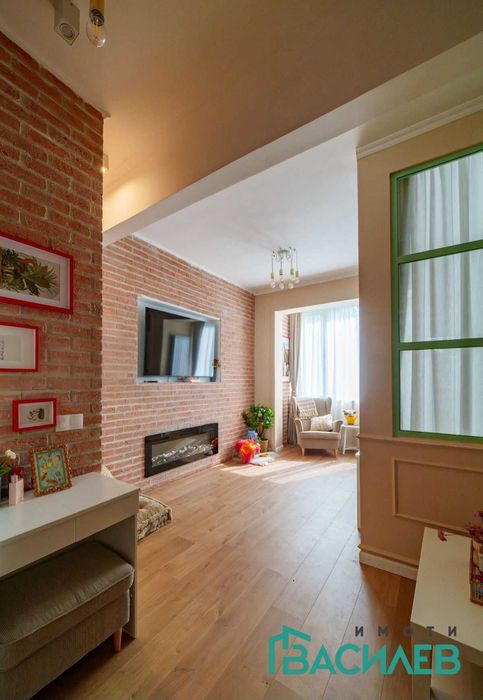 Продава се Двустаен апартамент в София, Център - 40 кв.м за 7225 €/кв.м - Снимка #2