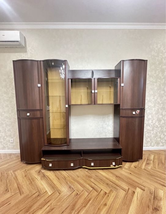 Продаю б/у стенку