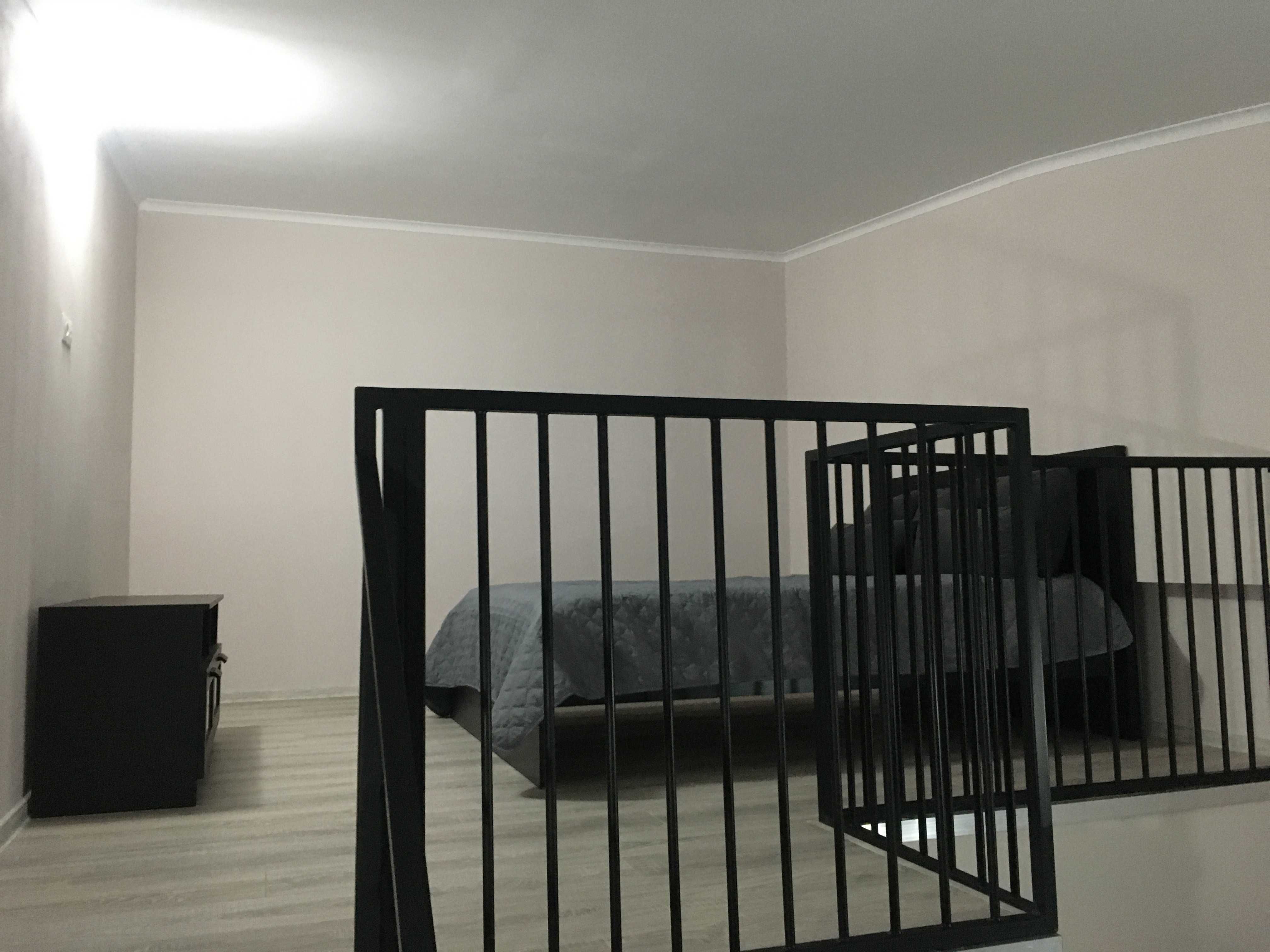 Închiriez apartament 3 camere, decomandat, deosebit