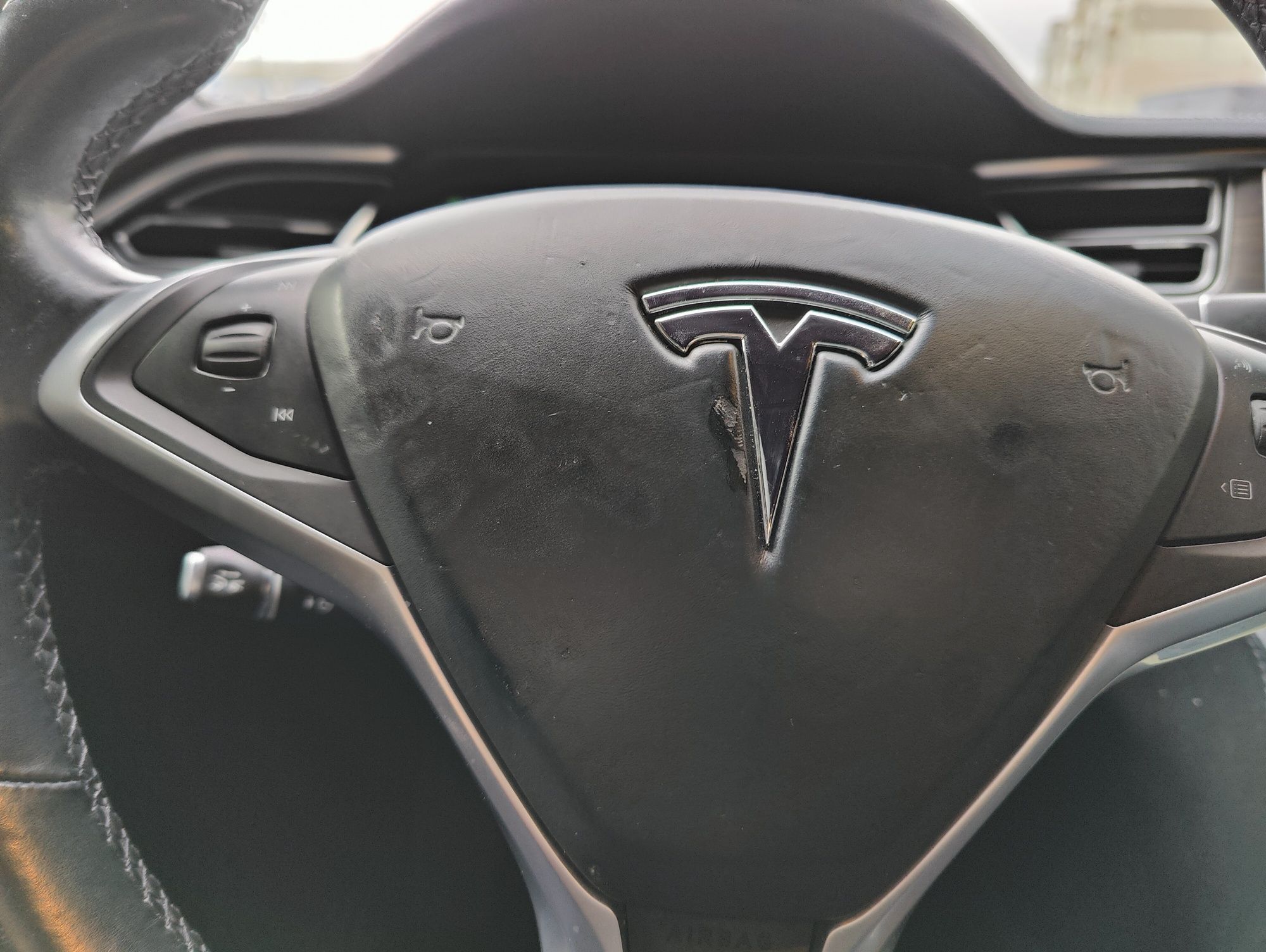Tesla model s/x airbag