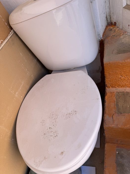 Унитаз в хорошем состоянии