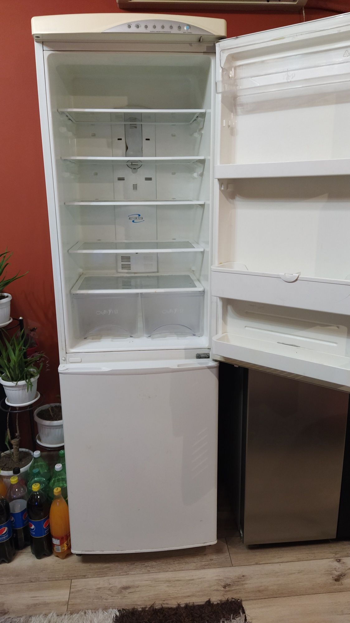 Голям хладилник No Frost sistem