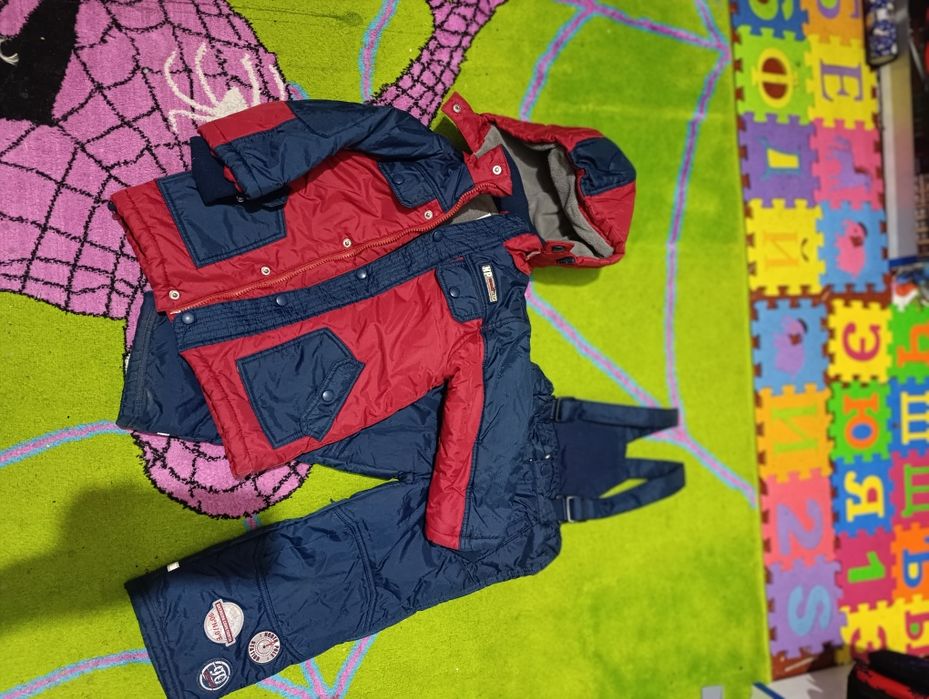 Продается комбинезон с курткой 92 см