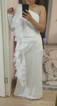 Платье белое 42-44размера