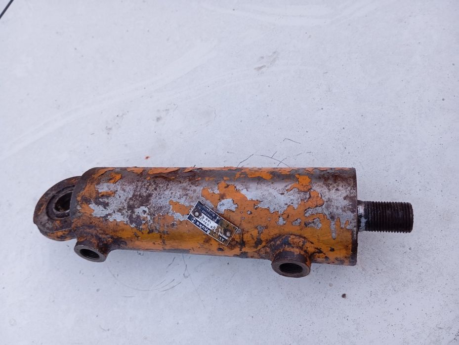 Хидравличен цилиндър