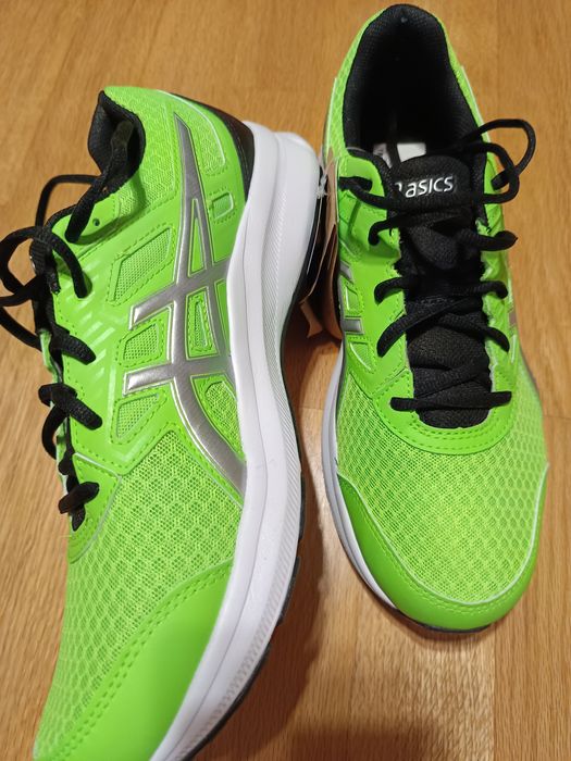 ASICS Jolt 3      .