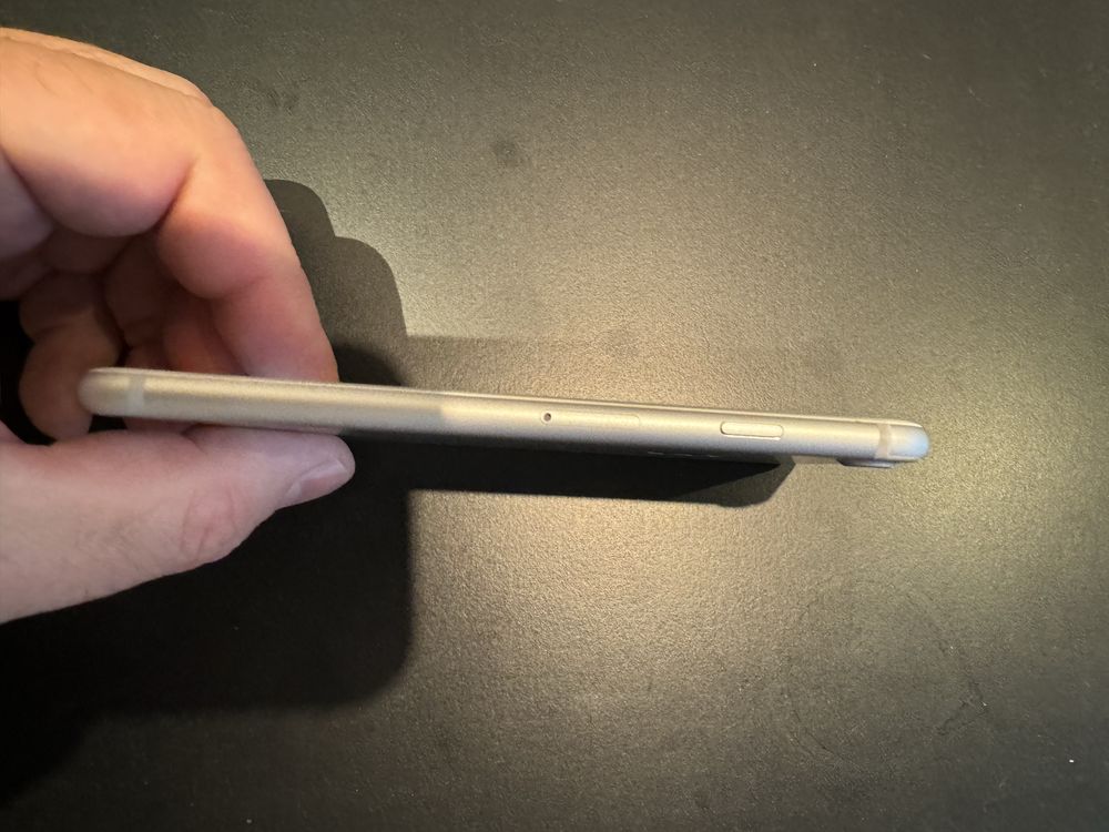 iPhone 7 32 gb бял