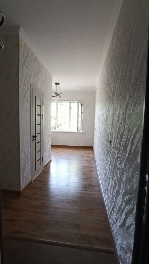 Qoraqamich 2/1 1/3/4 balkon 2:6 srochno sotiladi evro remont 7 dom