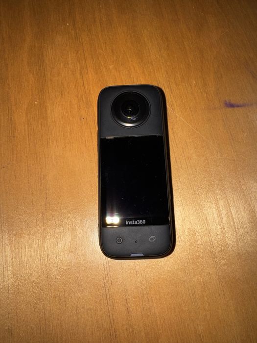 Insta 360 X3  ekshn kamera srochni sotiladi