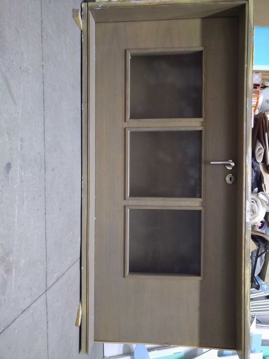 Врати от естествен дъбов фурнир