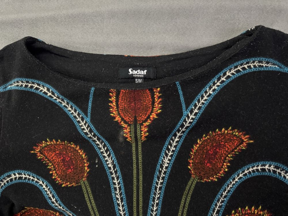 Дамски блузи с дълъг ръкав и пуловери - S,M,L,XL
